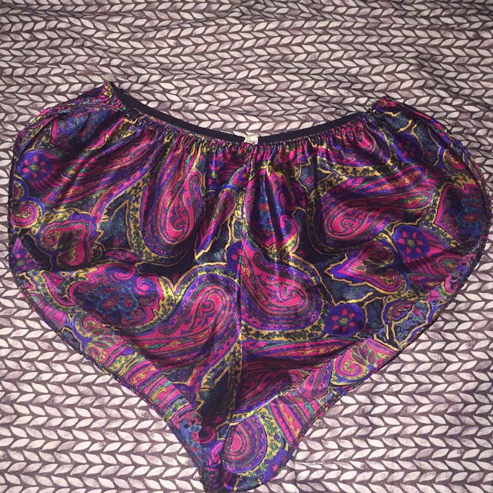 4 for 20$ paisley lounge shorts